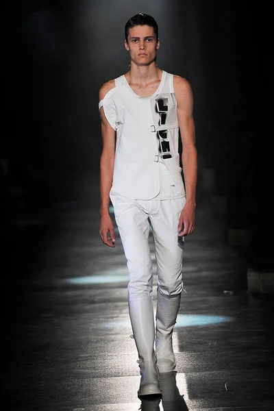 Look 1